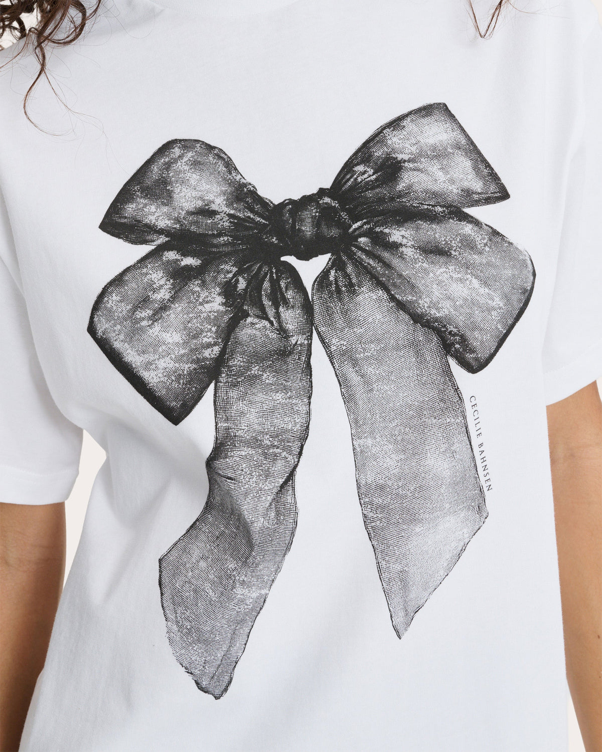 Dorothy Bow Jersey Oversized T-Shirt