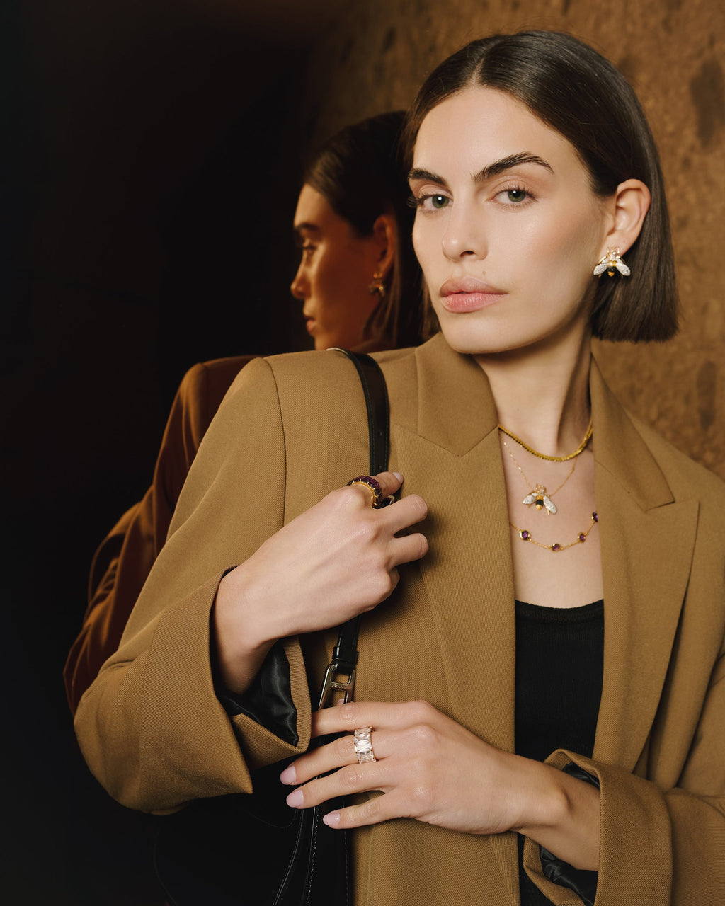 Yellow Topaz & Onyx Véspula Stud Earrings