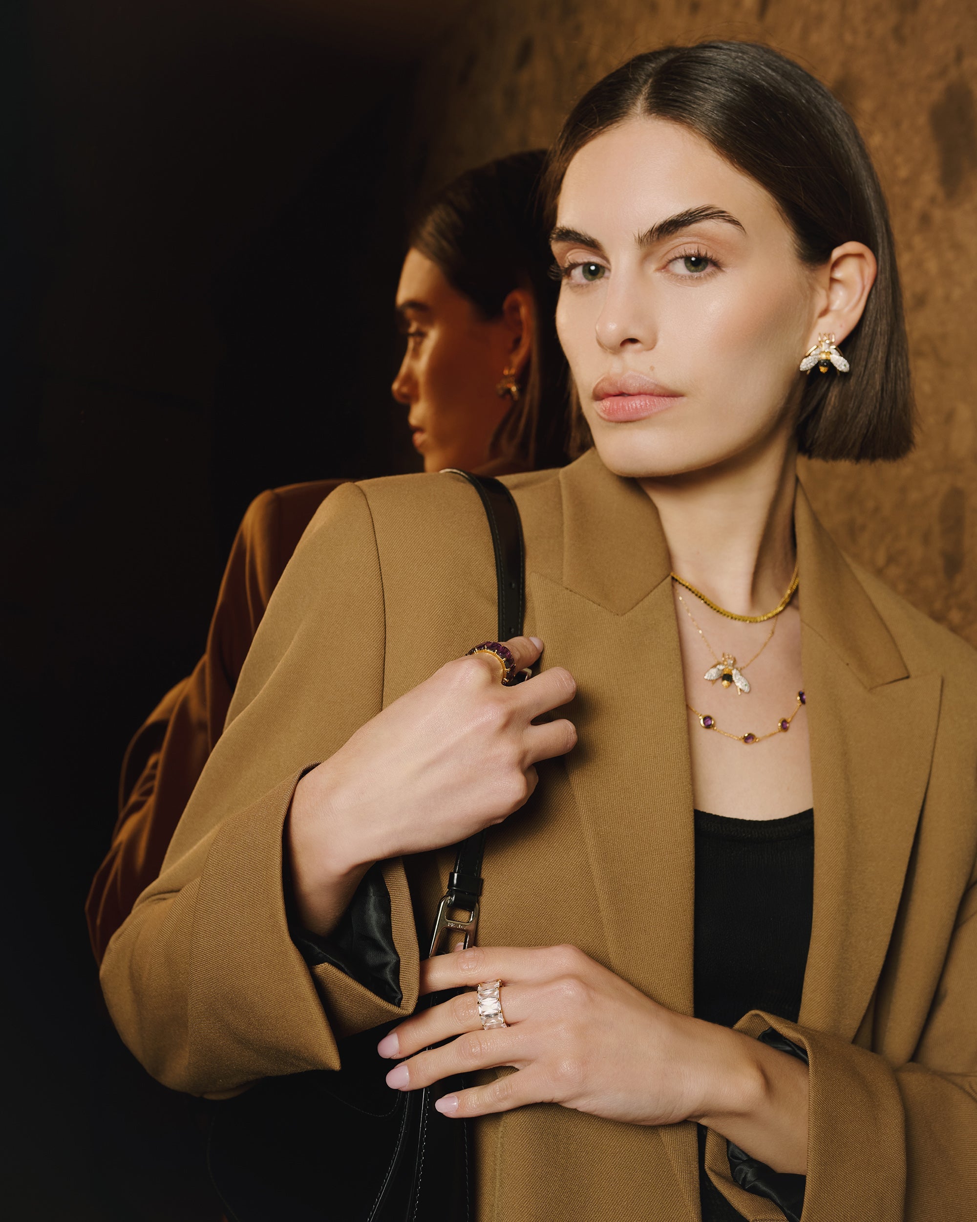Yellow Topaz & Onyx Véspula Stud Earrings