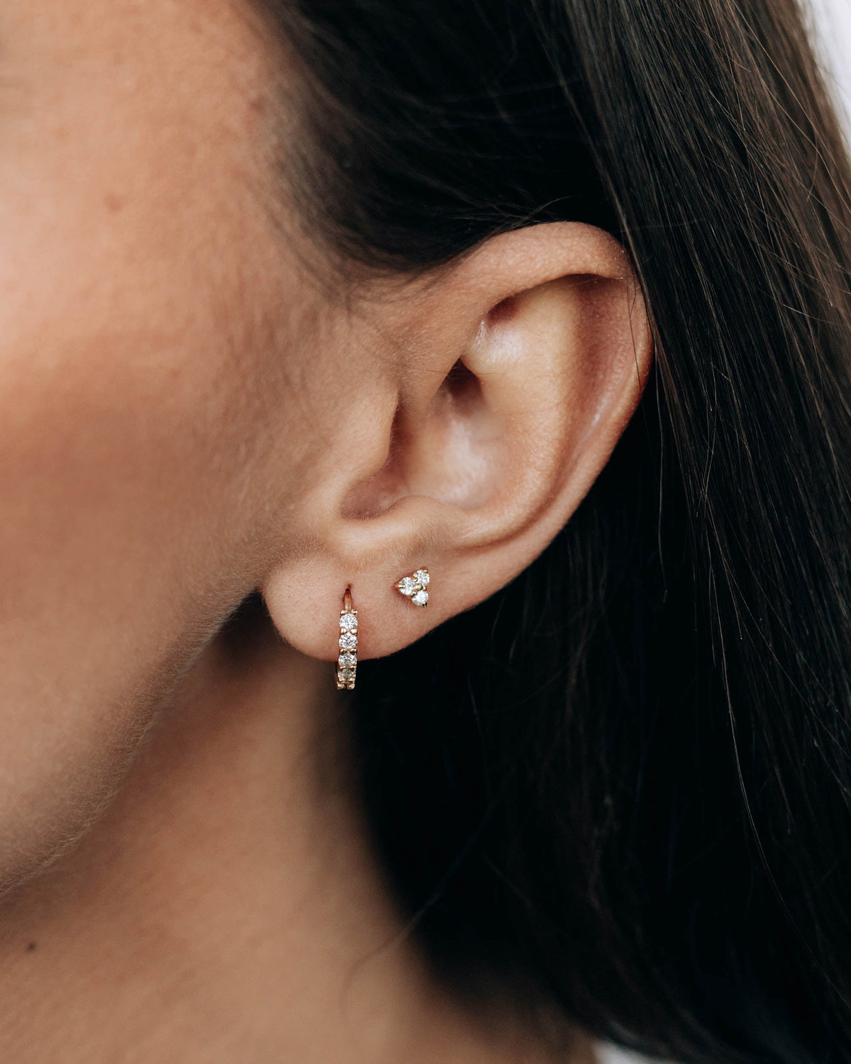 Diamond Pavé Classique Wide Huggie Earring