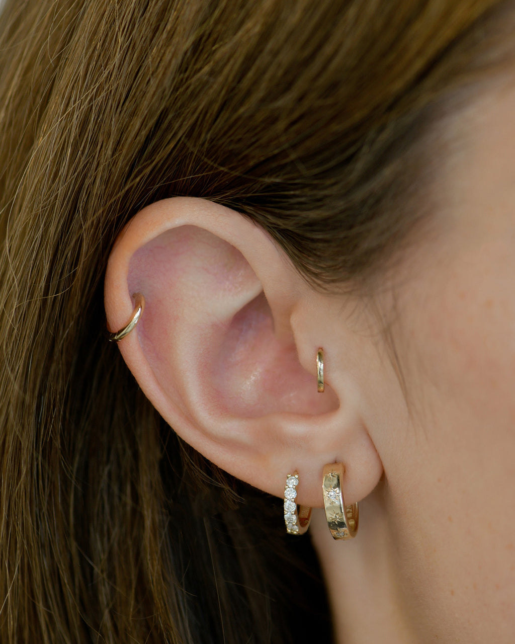 Diamond Pavé Classique Wide Huggie Earring