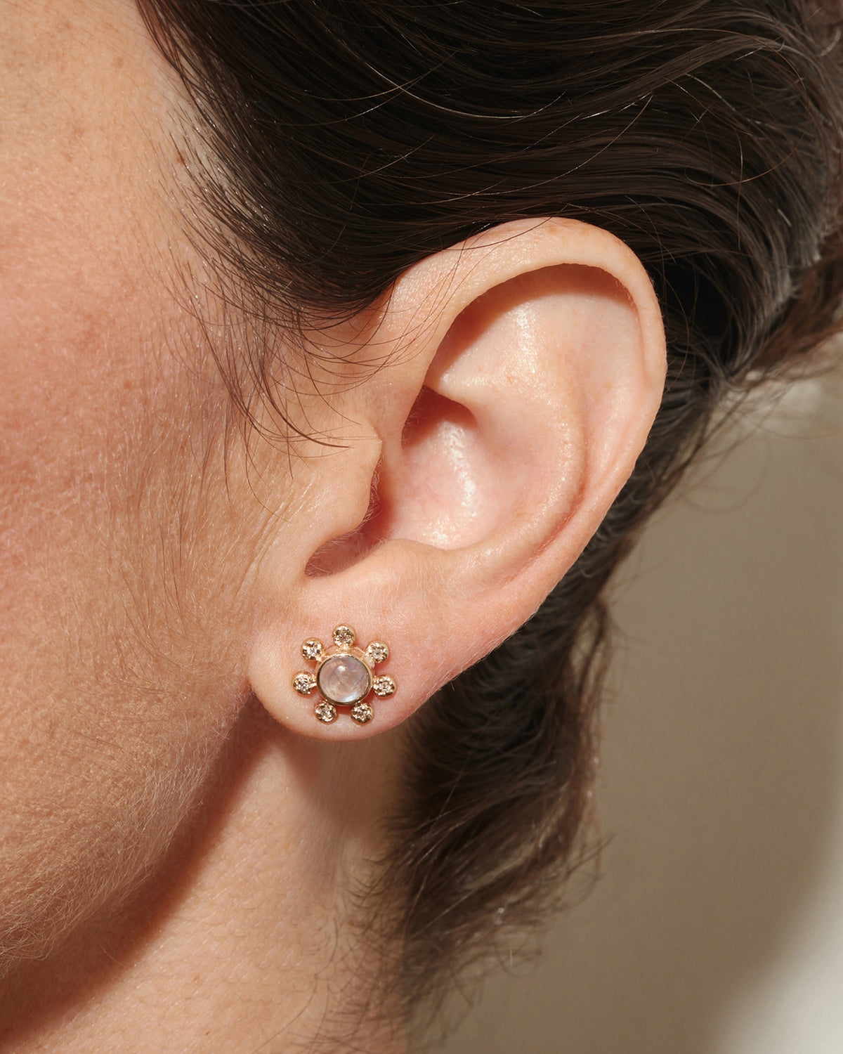 Moonstone Dew Drop Étoile Stud Earrings