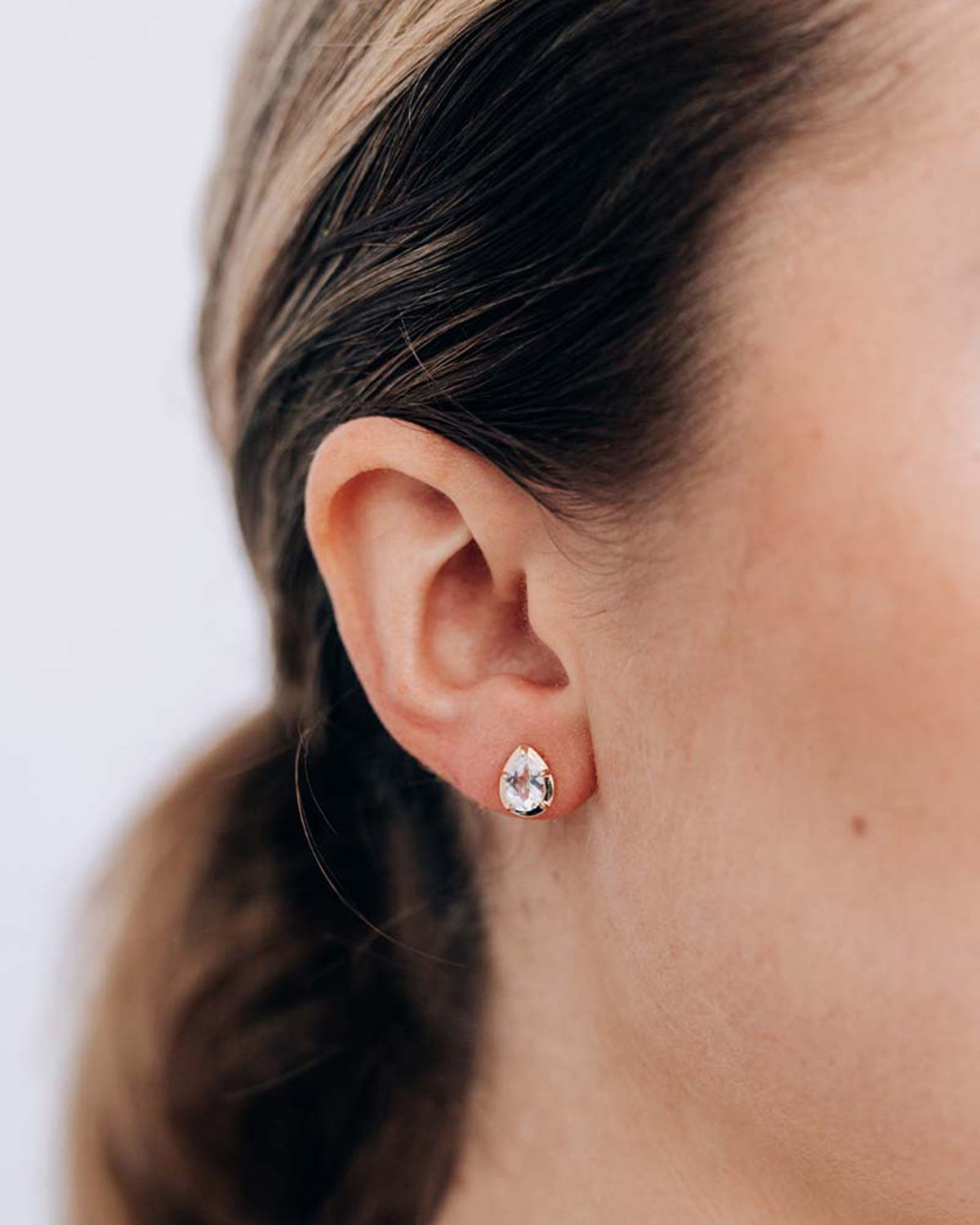 Topaz Mélia Pear Stud Earrings