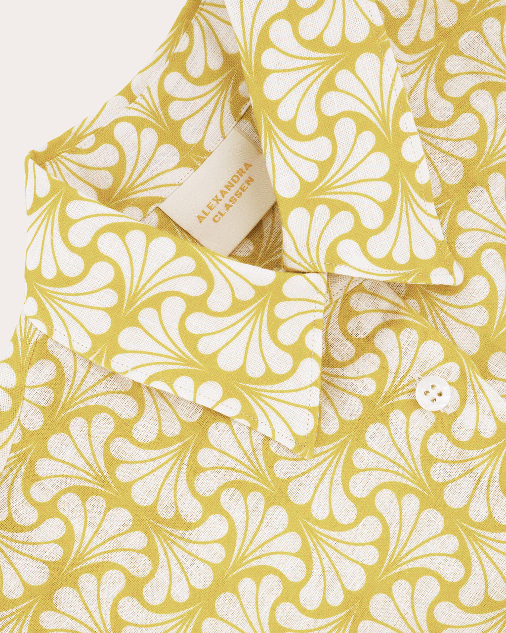 Bee Floral Linen Ruffle Shirt