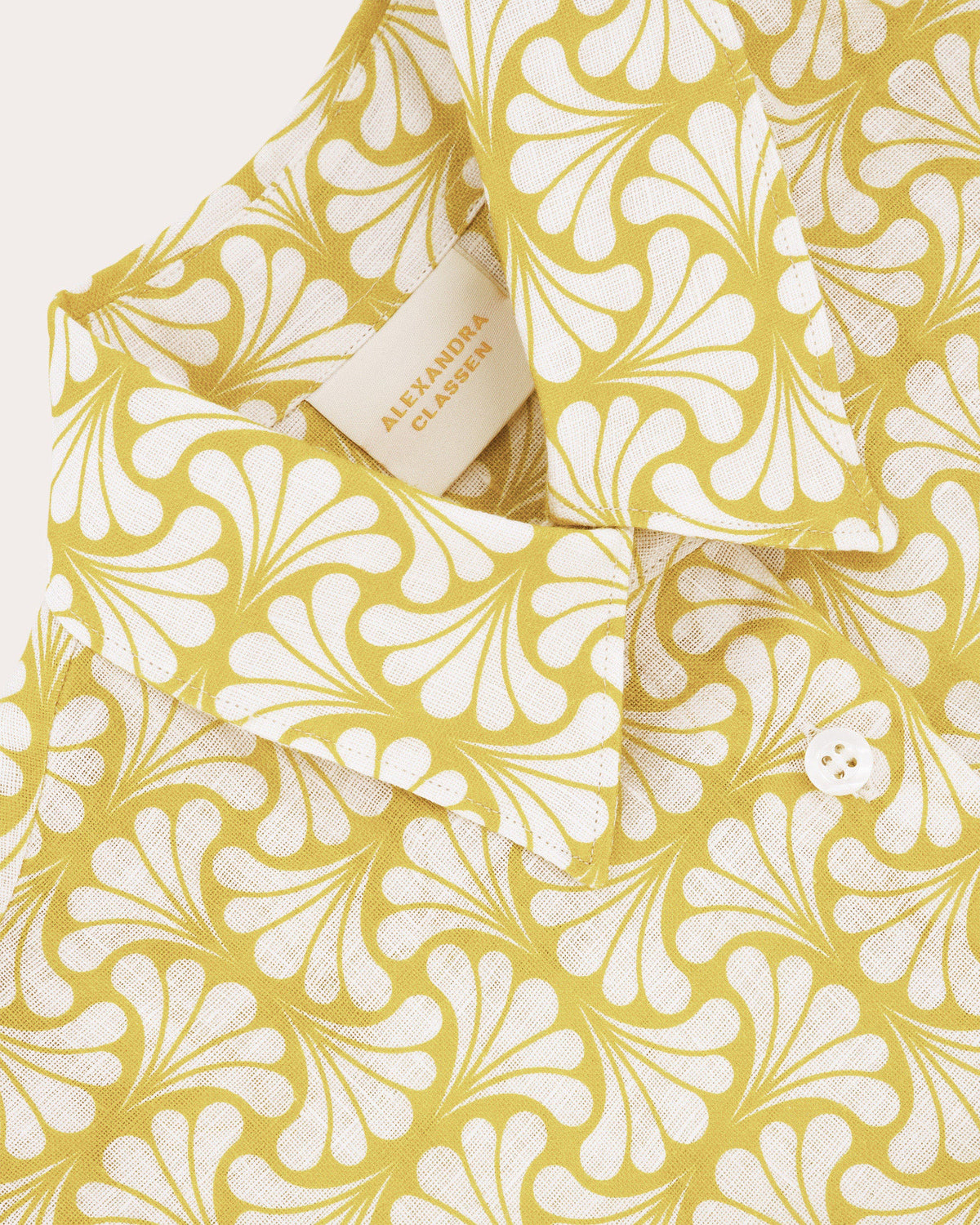 Bee Floral Linen Ruffle Shirt