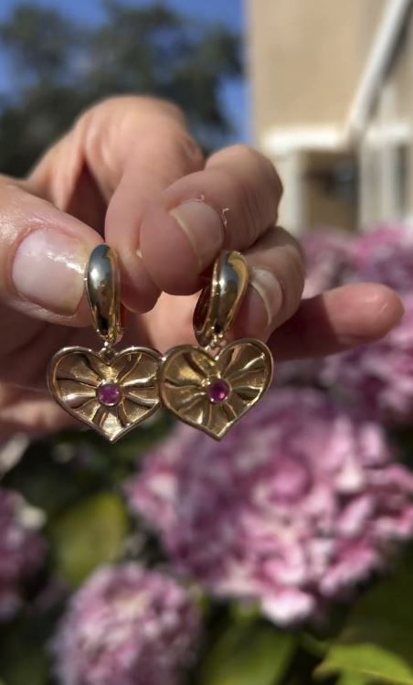 Pink Sapphire & 18k Gold So Wavy Heart Hoop Earrings