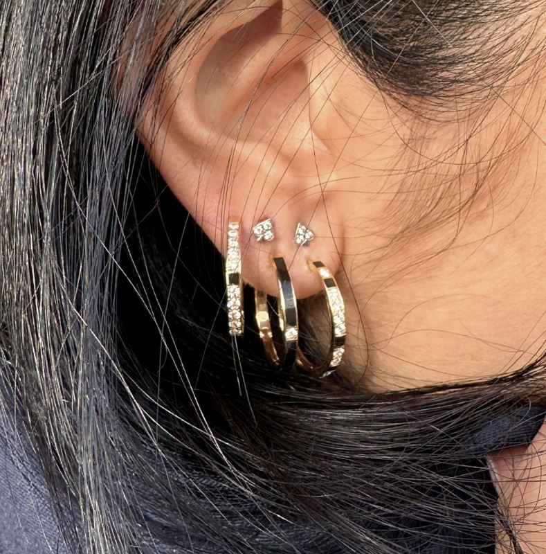 Diamond & Black Enamel Songe Hoop Earring