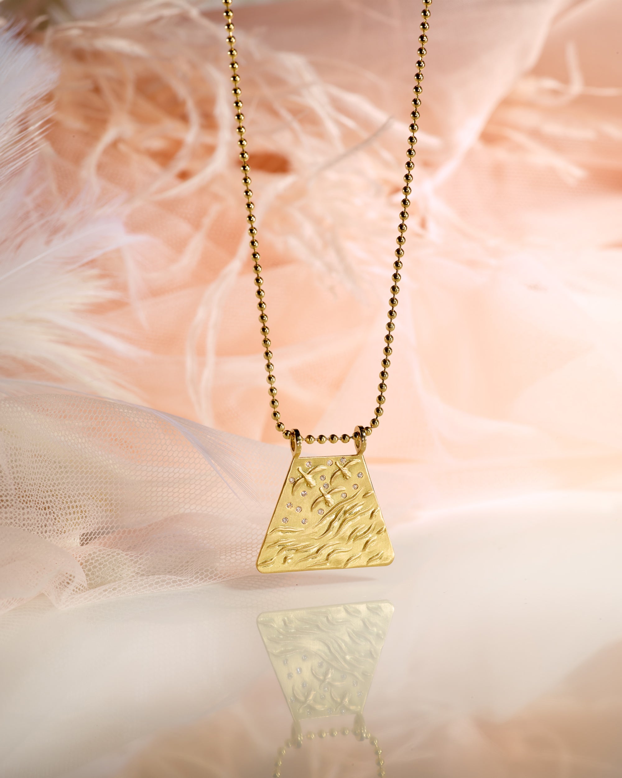 Diamond & 18k Gold Air Pendant Necklace