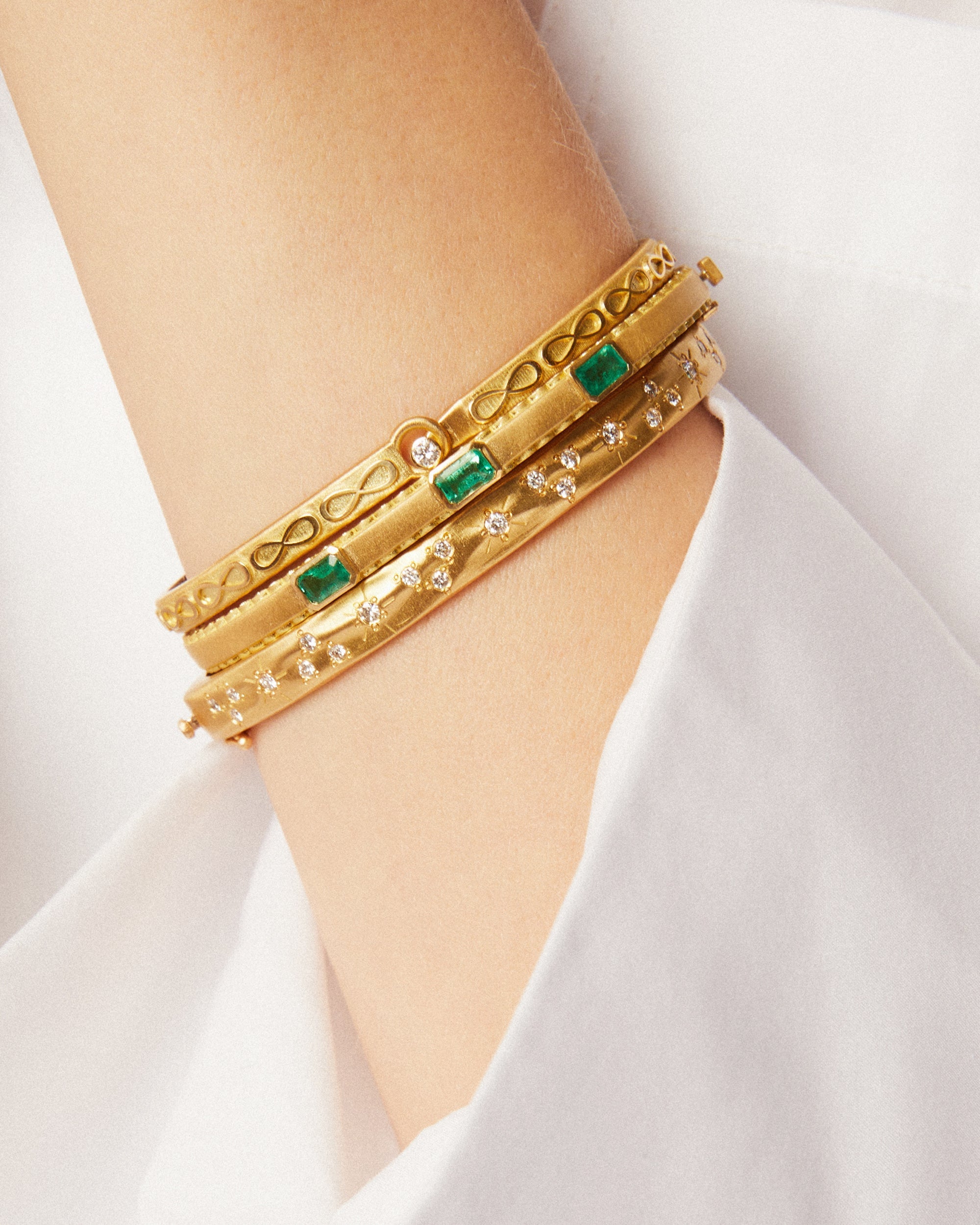 Diamond & 18k Gold Fairy Dust Bangle