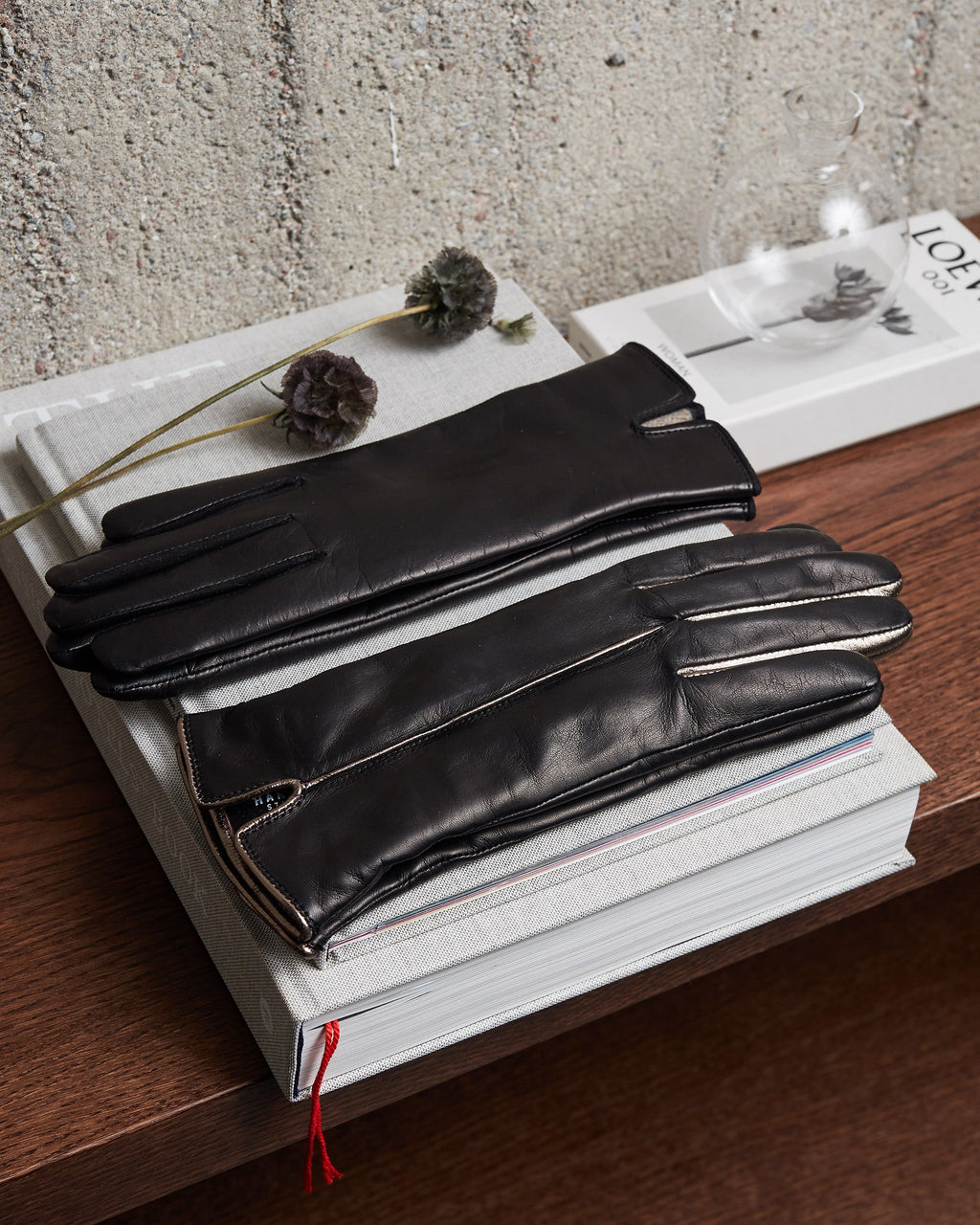 Black Essentials Leather Gloves