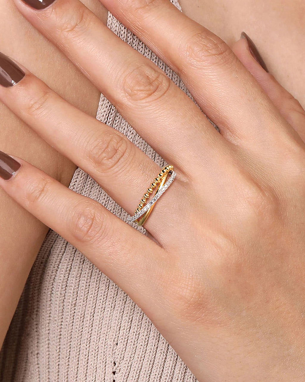 Diamond & Two-Tone Bujukan Crisscross Ring