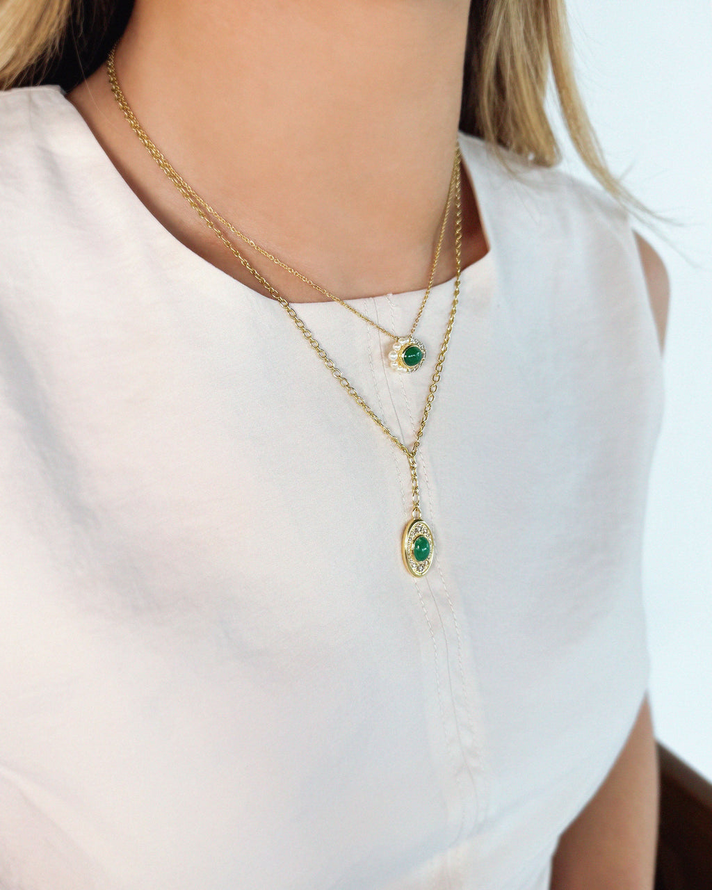 Navratna 18K Gold Pearl Emerald and Diamond Pendant Necklace
