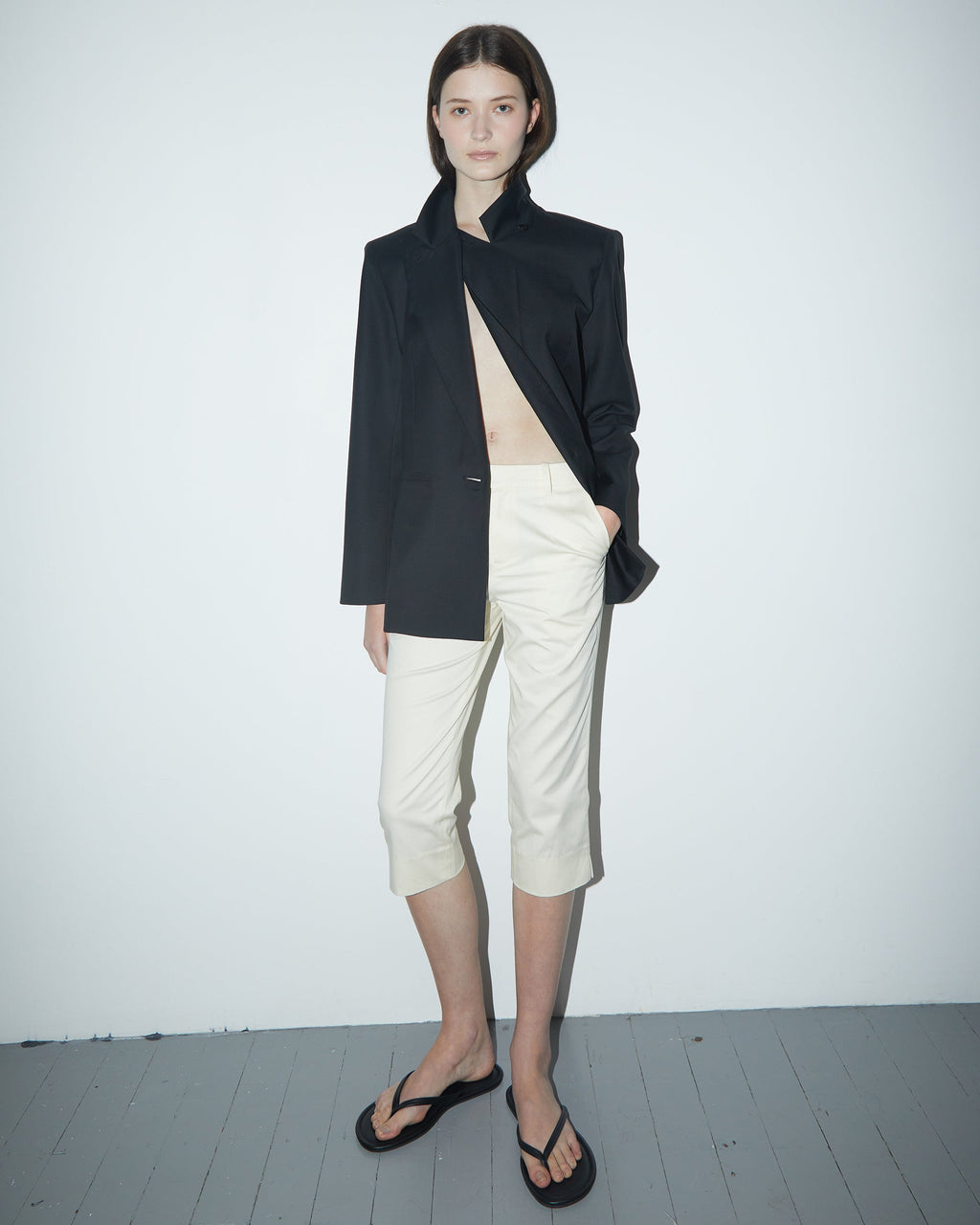 Sara Cotton Mid-Rise Capri Pants