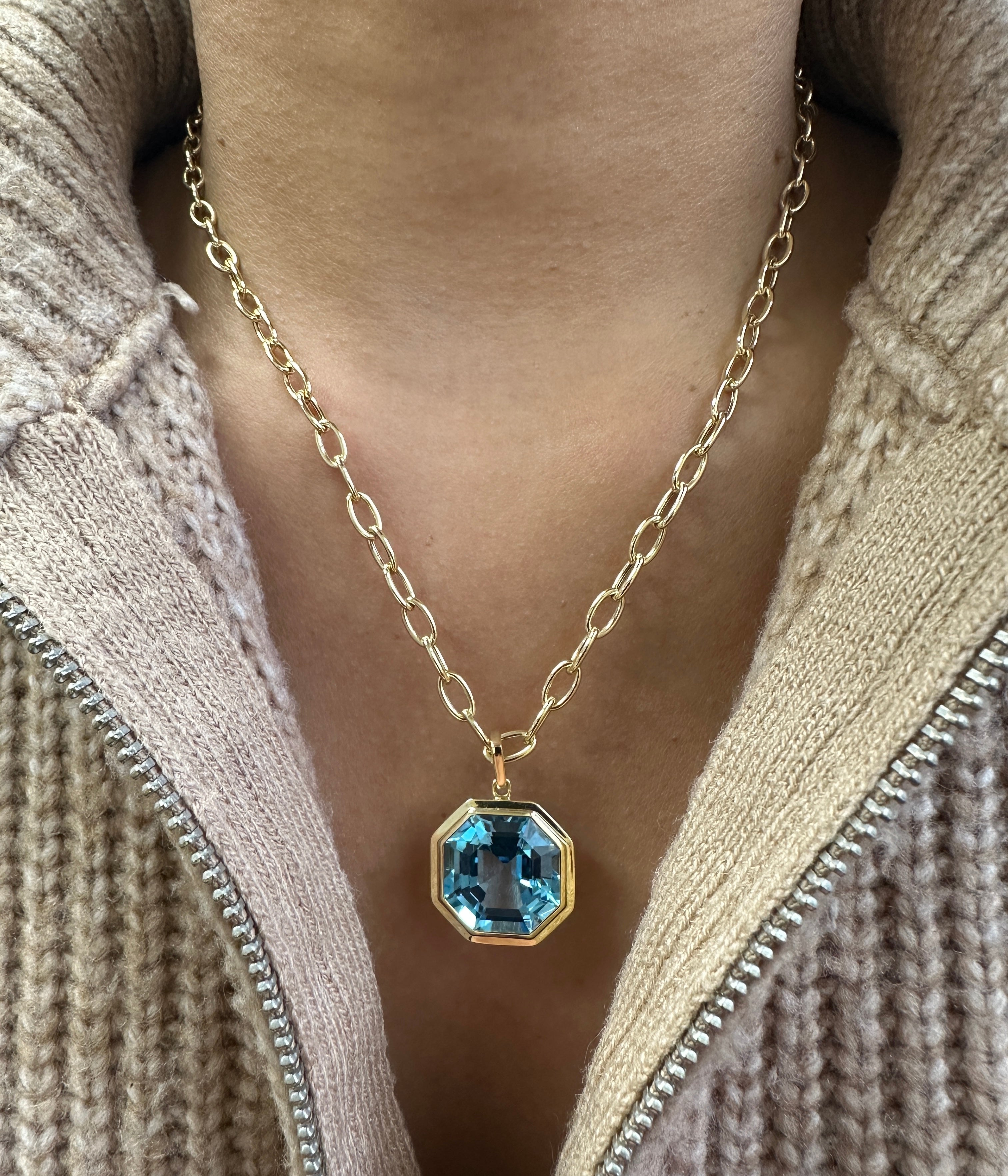 Manhattan Blue Topaz Asscher Cut Pendant in 18K Yellow Gold
