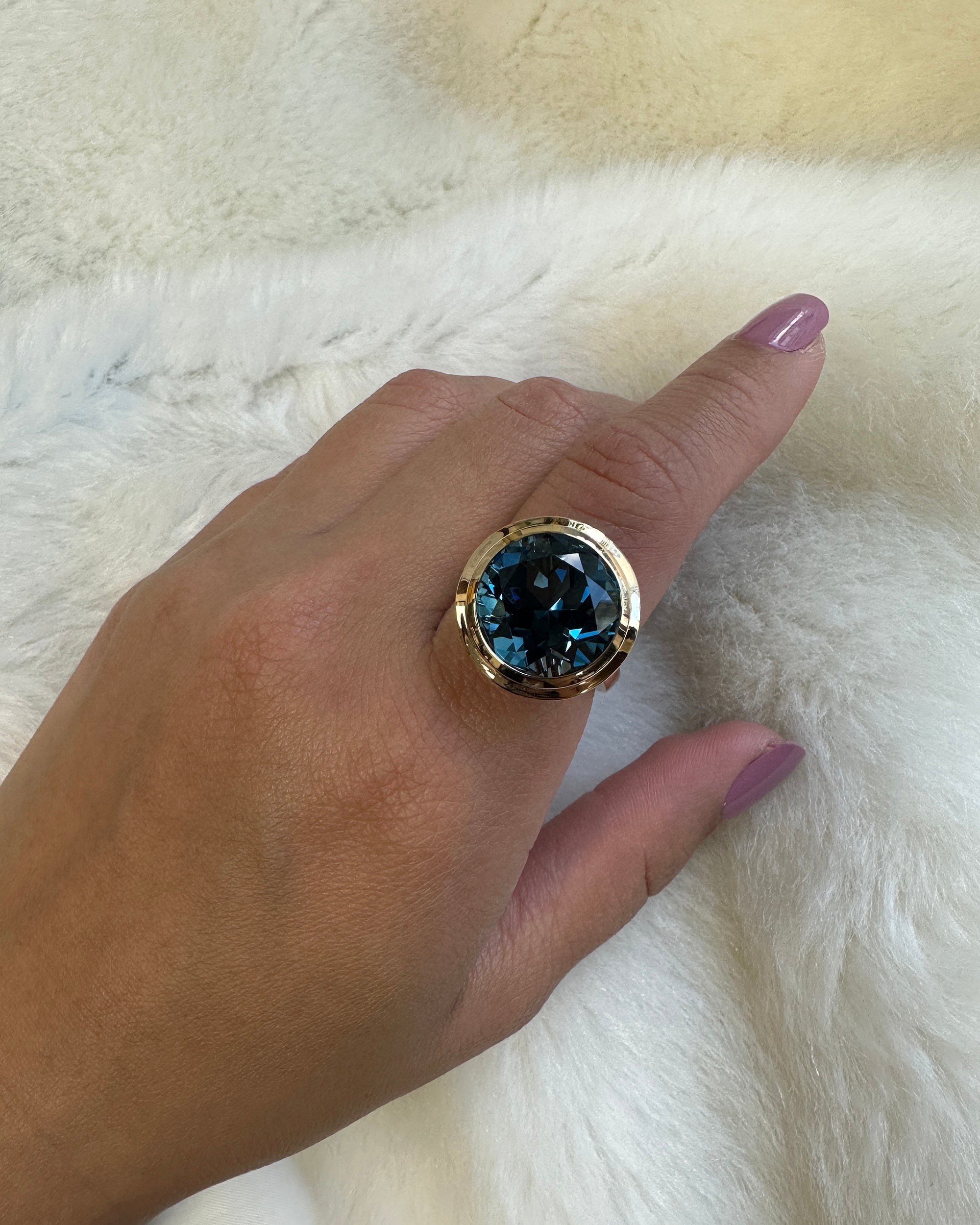 London Blue Topaz & 18k Gold Manhattan Ring