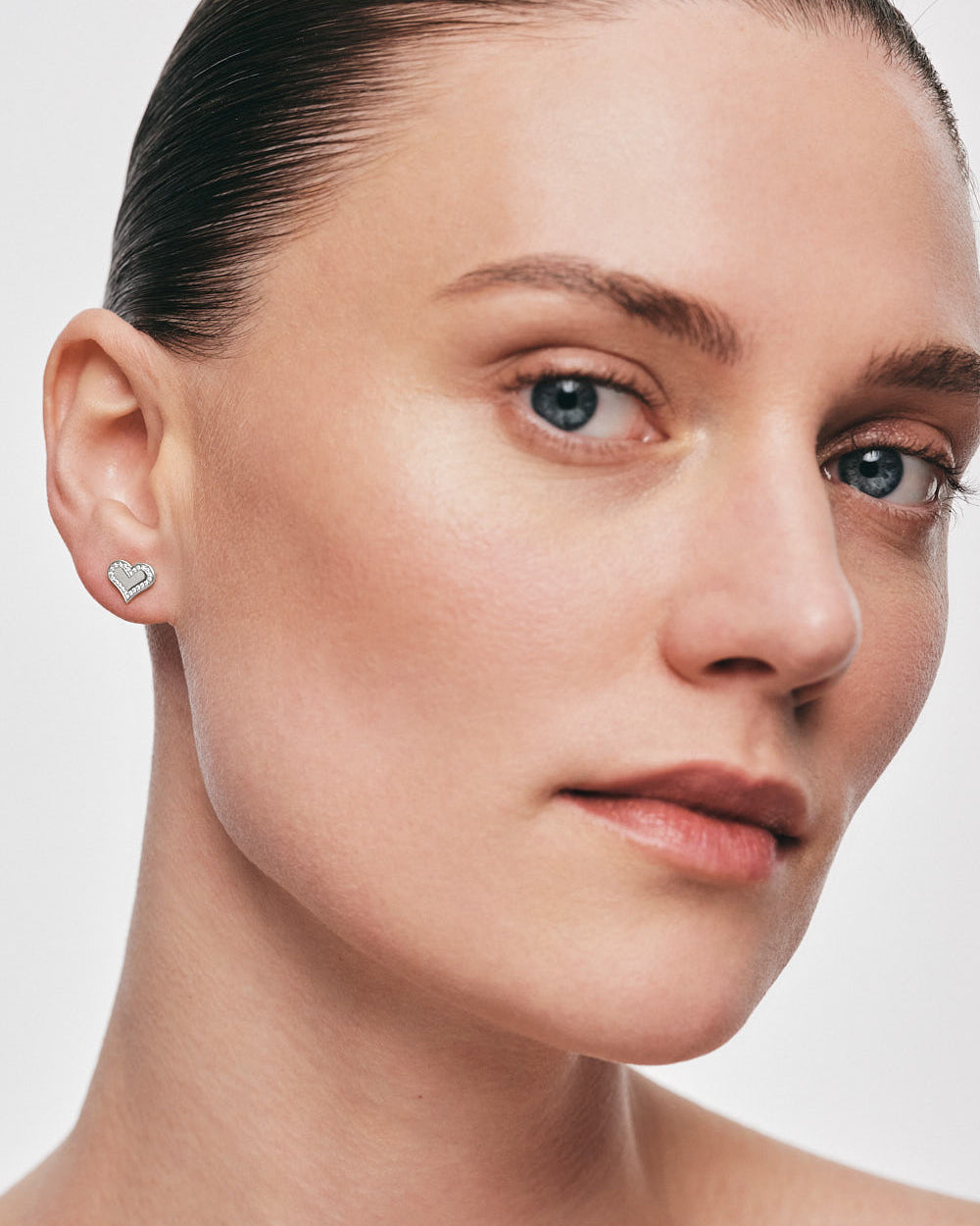 Diamond Outline Heart Stud Earrings