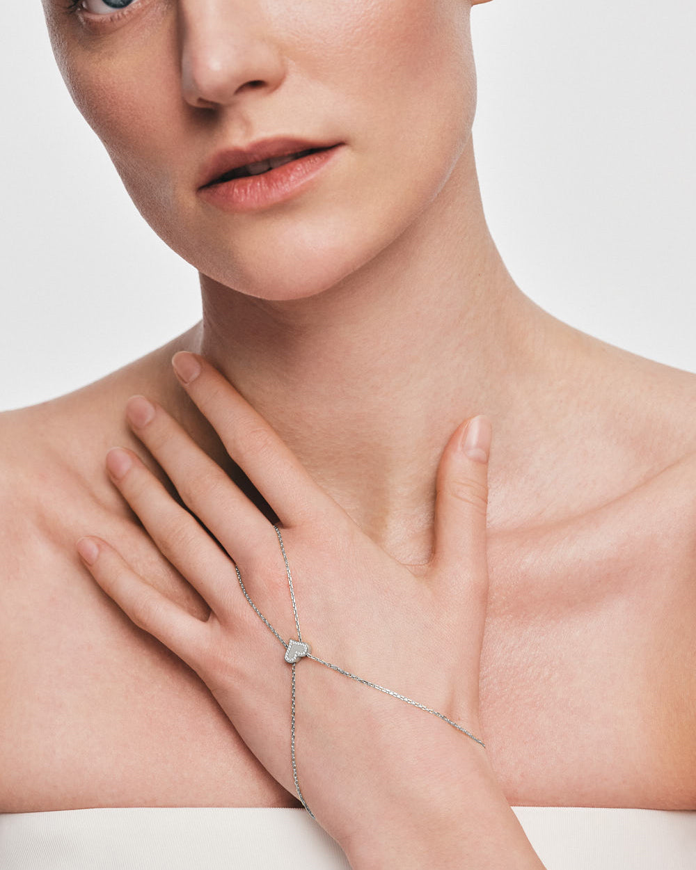 Diamond Outline Heart Chain Bracelet