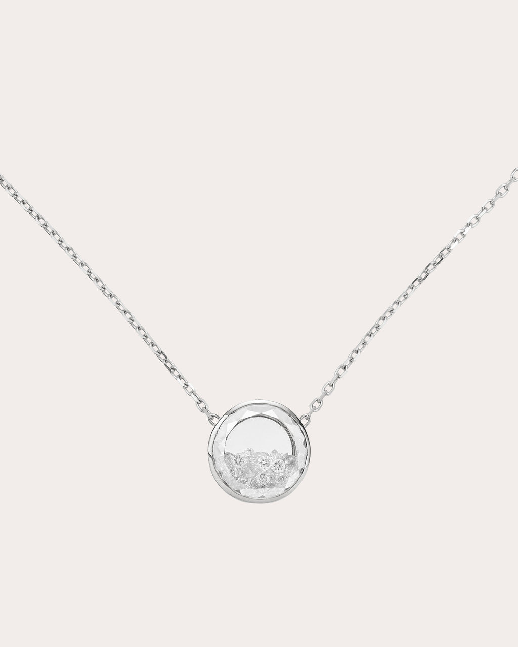 Diamond Naipe Circle Pendant Necklace