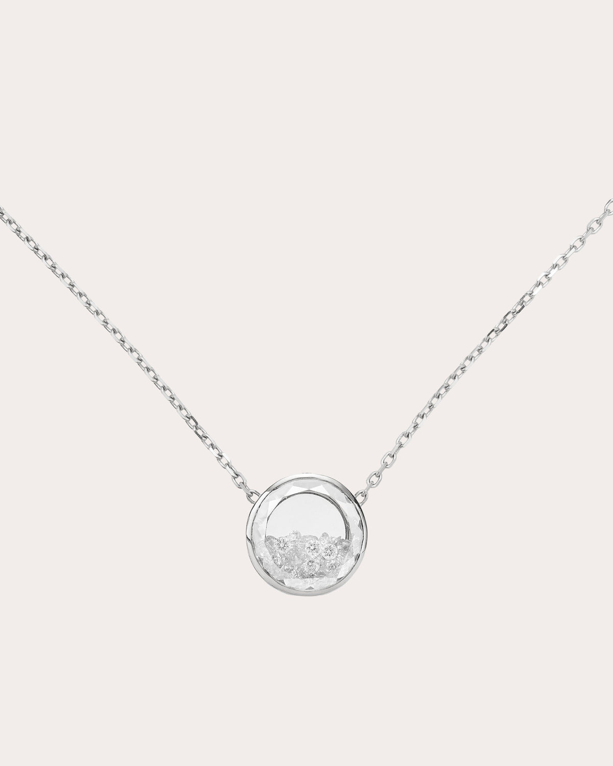 Diamond Naipe Circle Pendant Necklace