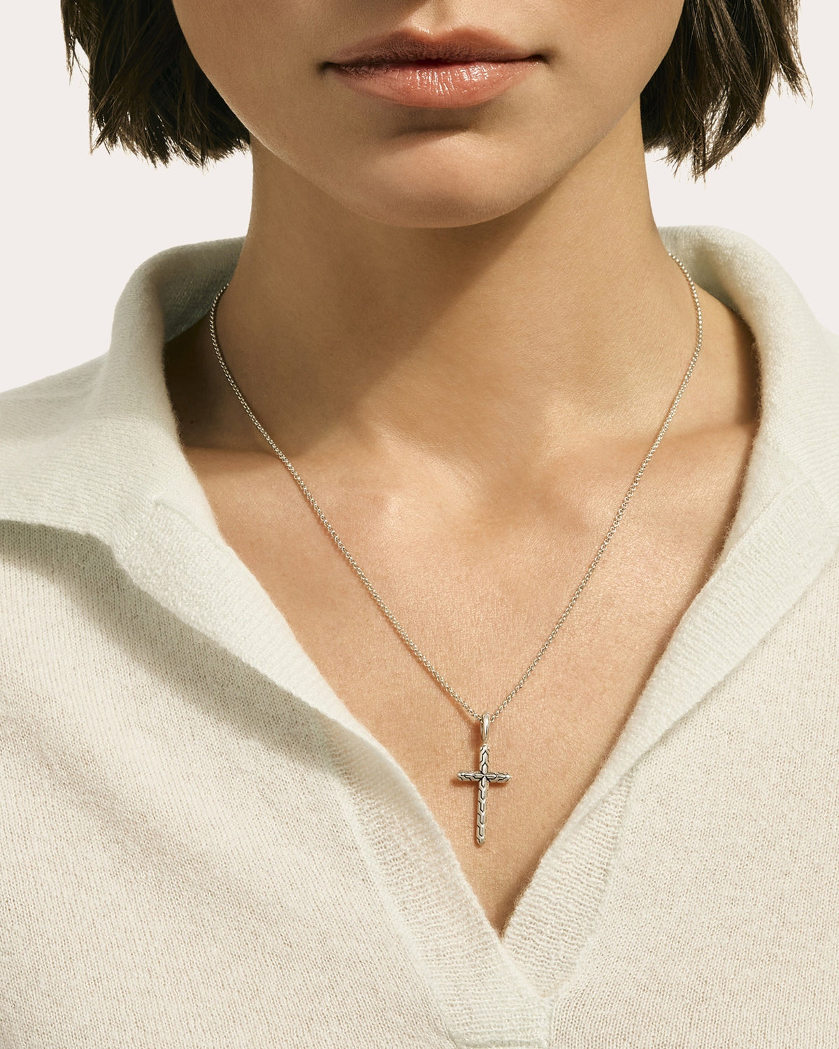 JH Essential Cross Pendant Necklace