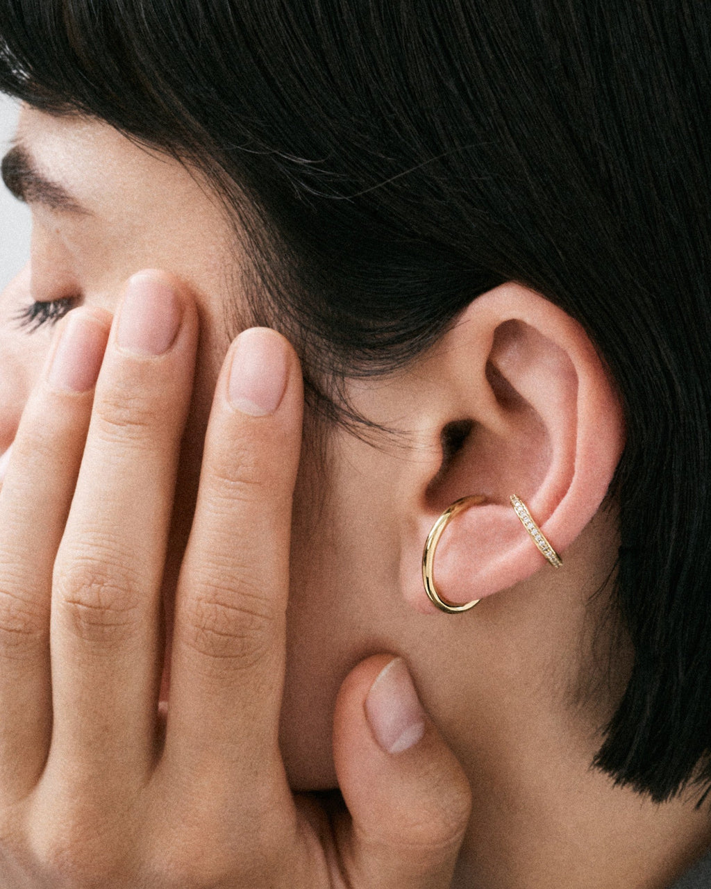 Cubic Zirconia Pavé Sonder Ear Cuff