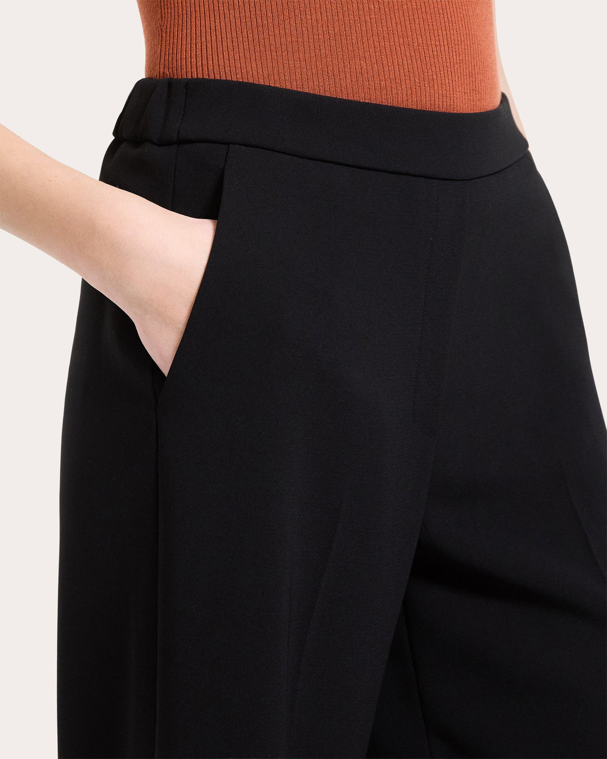 Classic Crepe Cropped Pull-On Pants