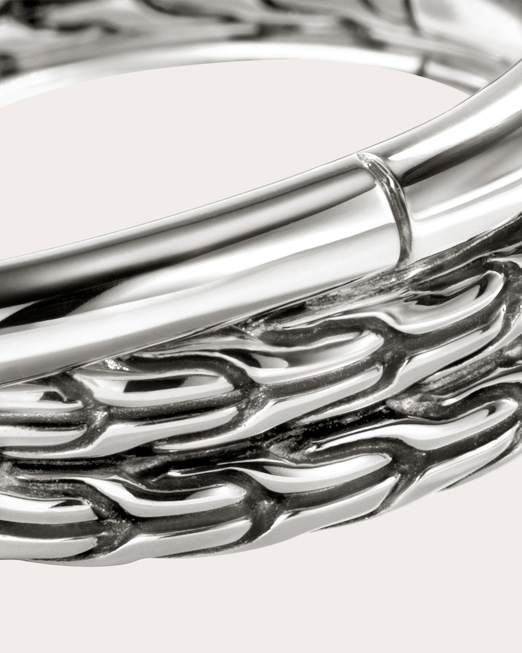 JH Essential Crossover Ring