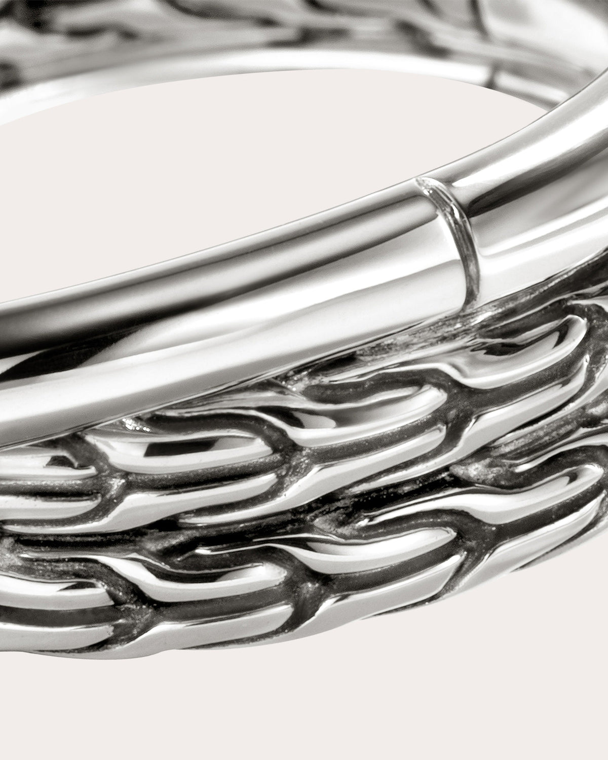 JH Essential Crossover Ring