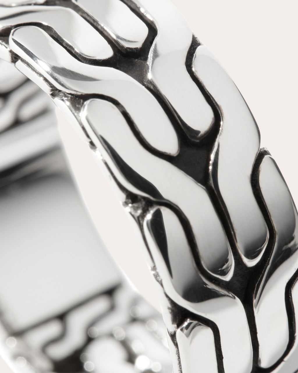 Carved Chain Band Ring