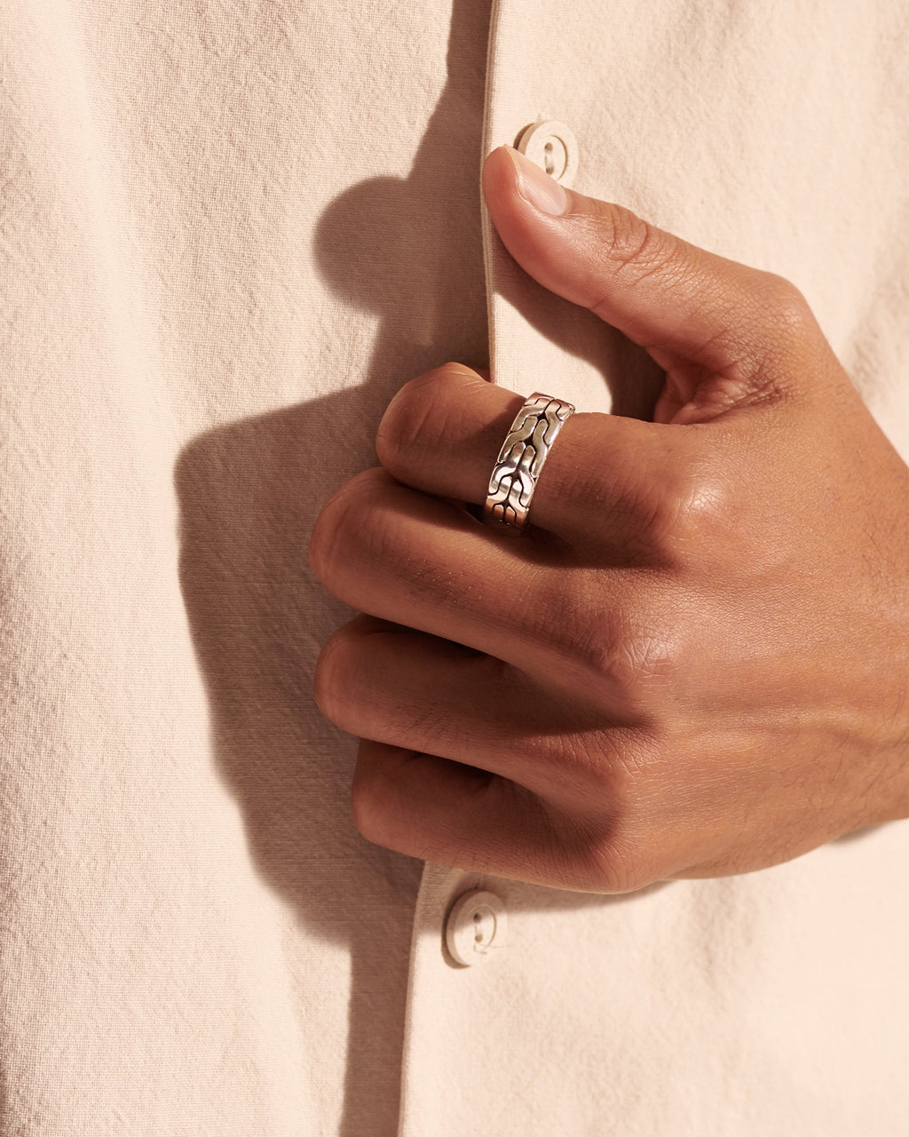 Carved Chain Band Ring