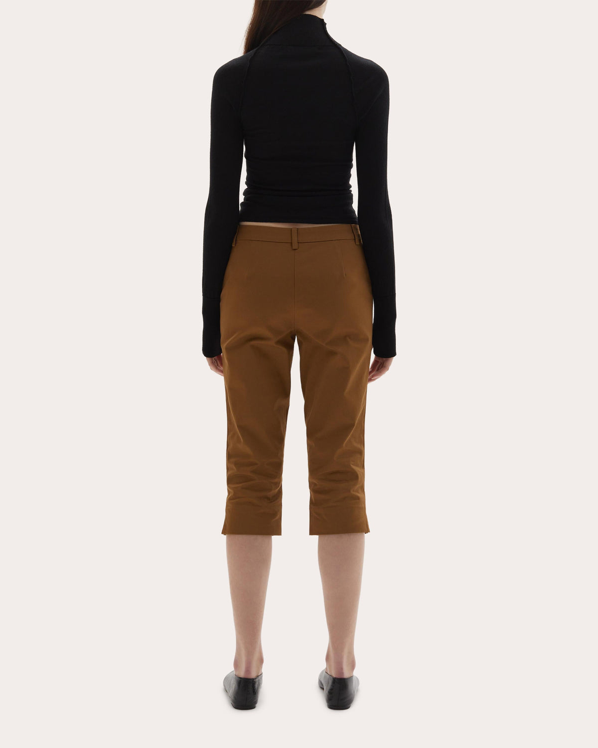 Sara Cotton Mid-Rise Capri Pants