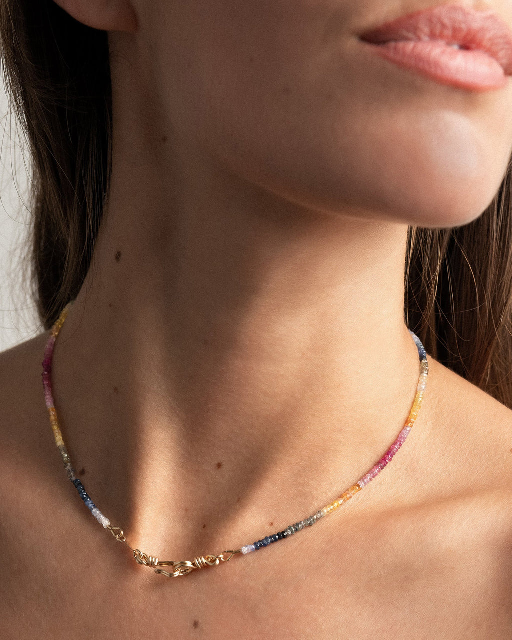 Rainbow Sapphire Attache-Moi Rivière Choker Necklace